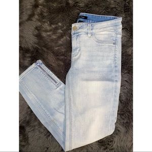 White House Black Market Jeans (light wash)